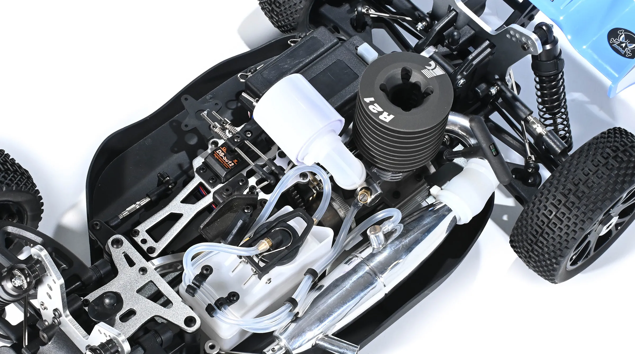 1-8-nitro-rc-car-engine-chassis-and-drivetrain-detail.jpg