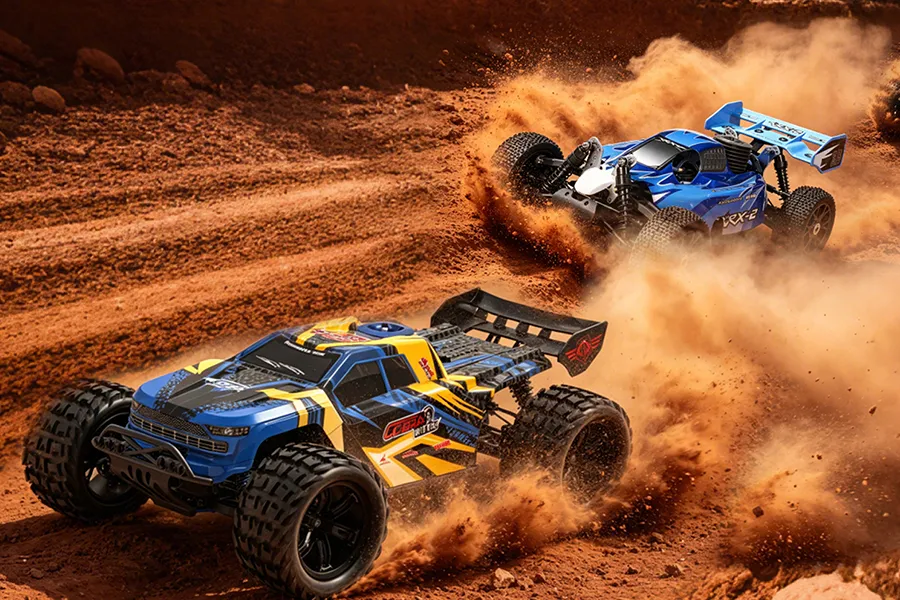 Nitro Monster Truck vs Nitro Truggy