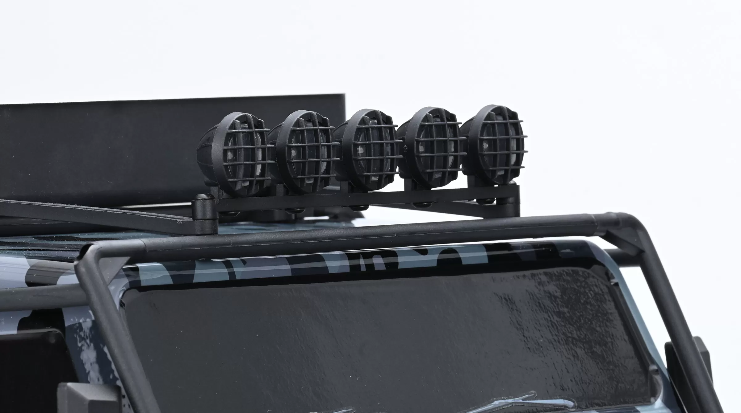 rc-truck-equipped-with-led-lights-and-scale-accessories.jpg rc-truck-equipped-with-led-lights-and-scale-accessories.jpg